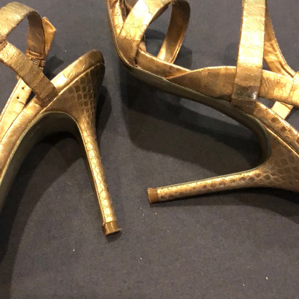 Shoes - Picture 4 of 4